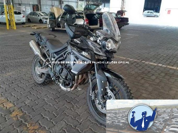 TRIUMPH TIGER 800 XRX 18/18