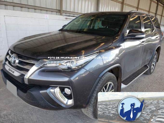 TOYOTA HILUX SW4 16/17