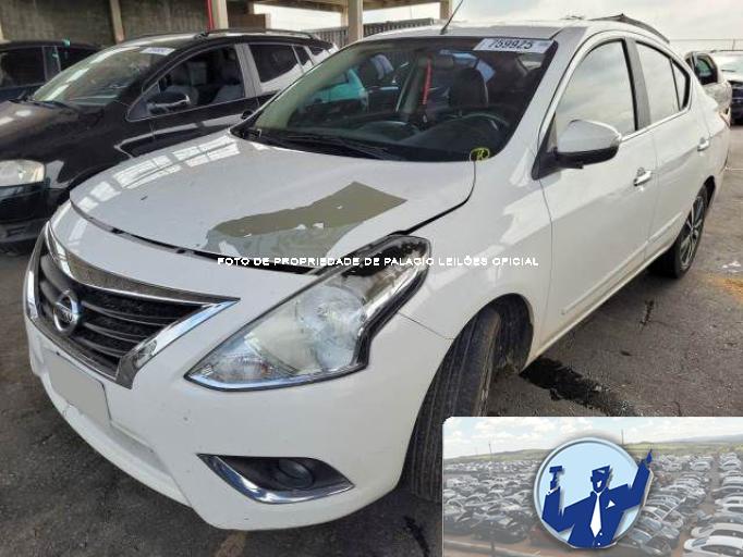 NISSAN VERSA 18/18