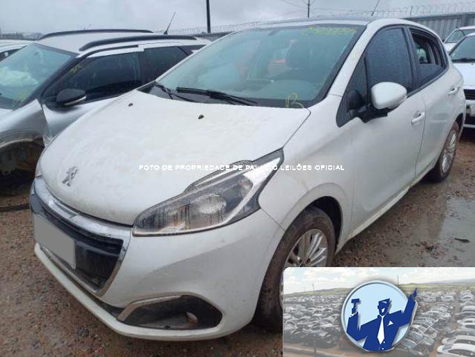 PEUGEOT 208 18/18