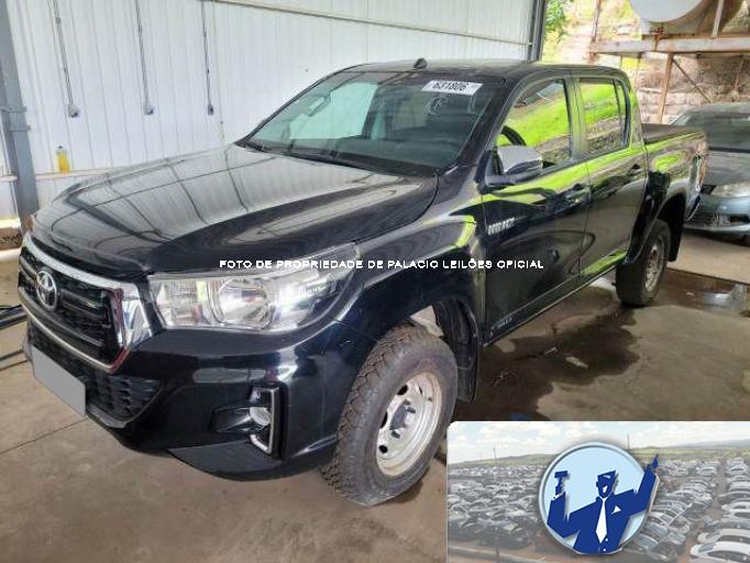 TOYOTA HILUX 19/19