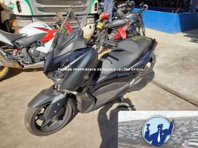 YAMAHA XMAX 250 22/22