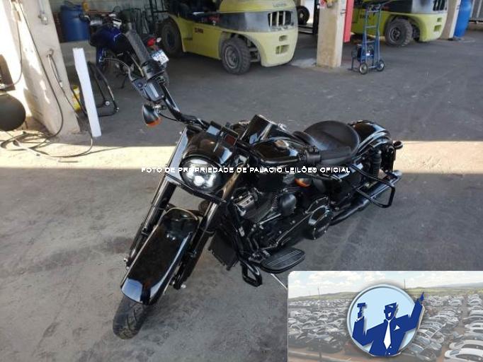 HARLEY DAVIDSON ROAD KING SPECIAL 21/21